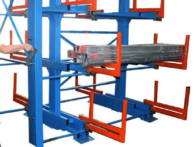 Telescopic cantilever rack